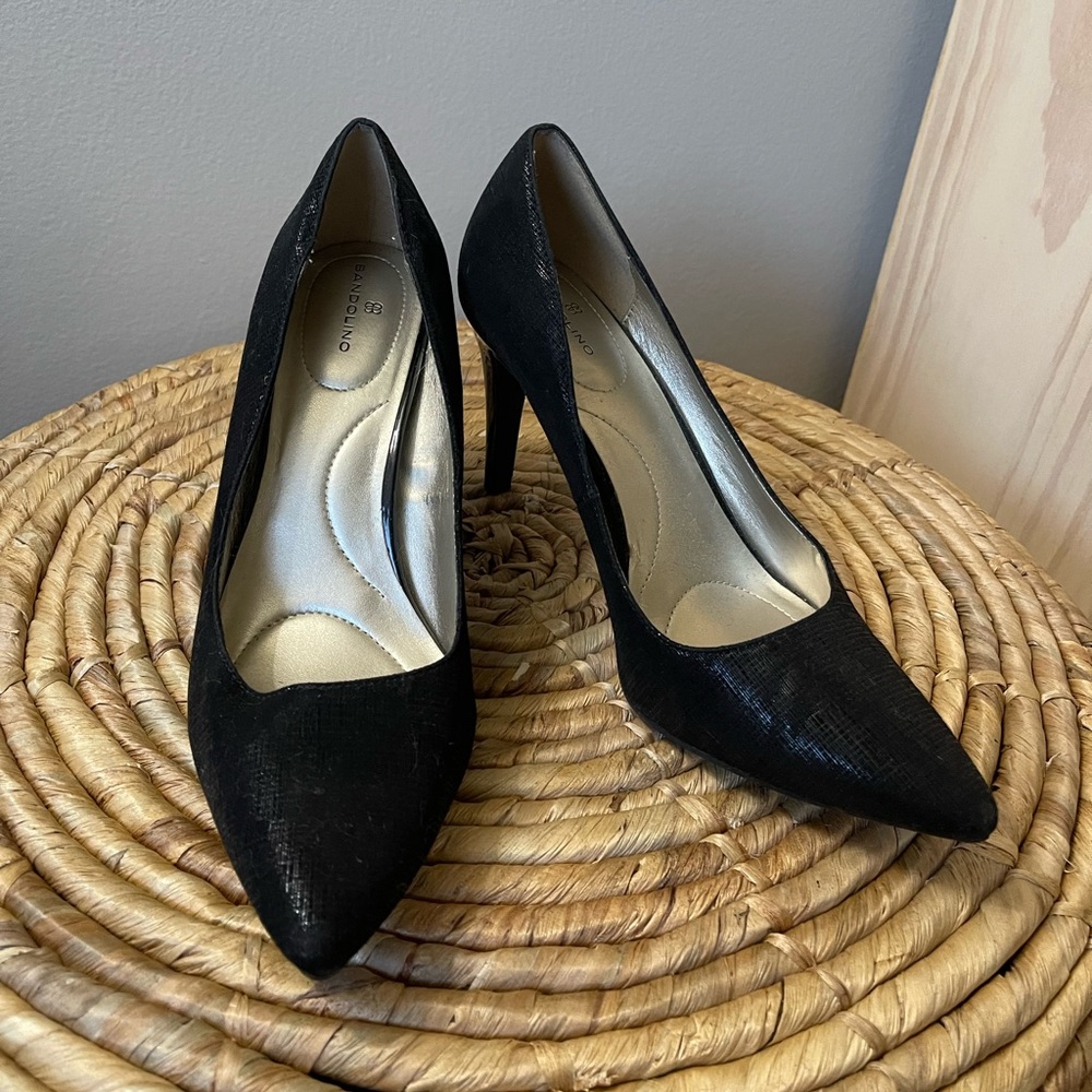 Black sheen Bandolino heels